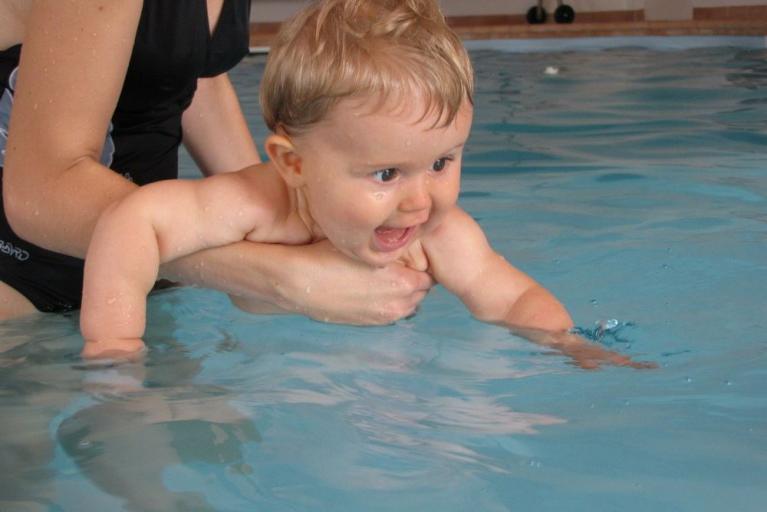 Babyschwimmkurse im Hallenbad Sandkamp